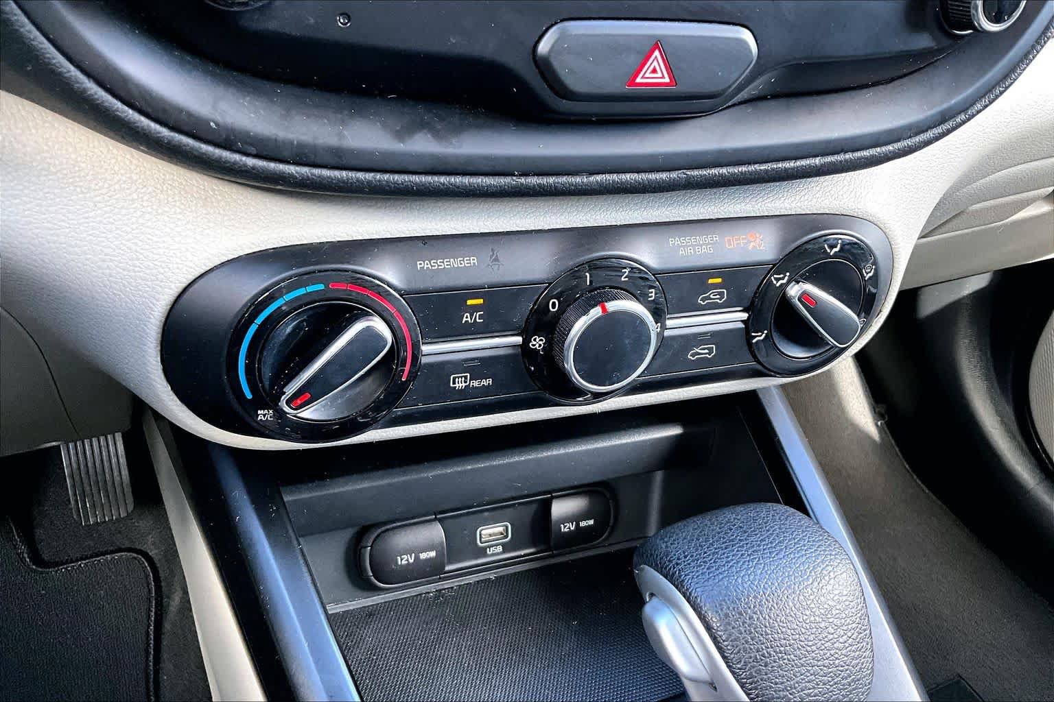 Used 2020 Kia Soul LX FWD image 33