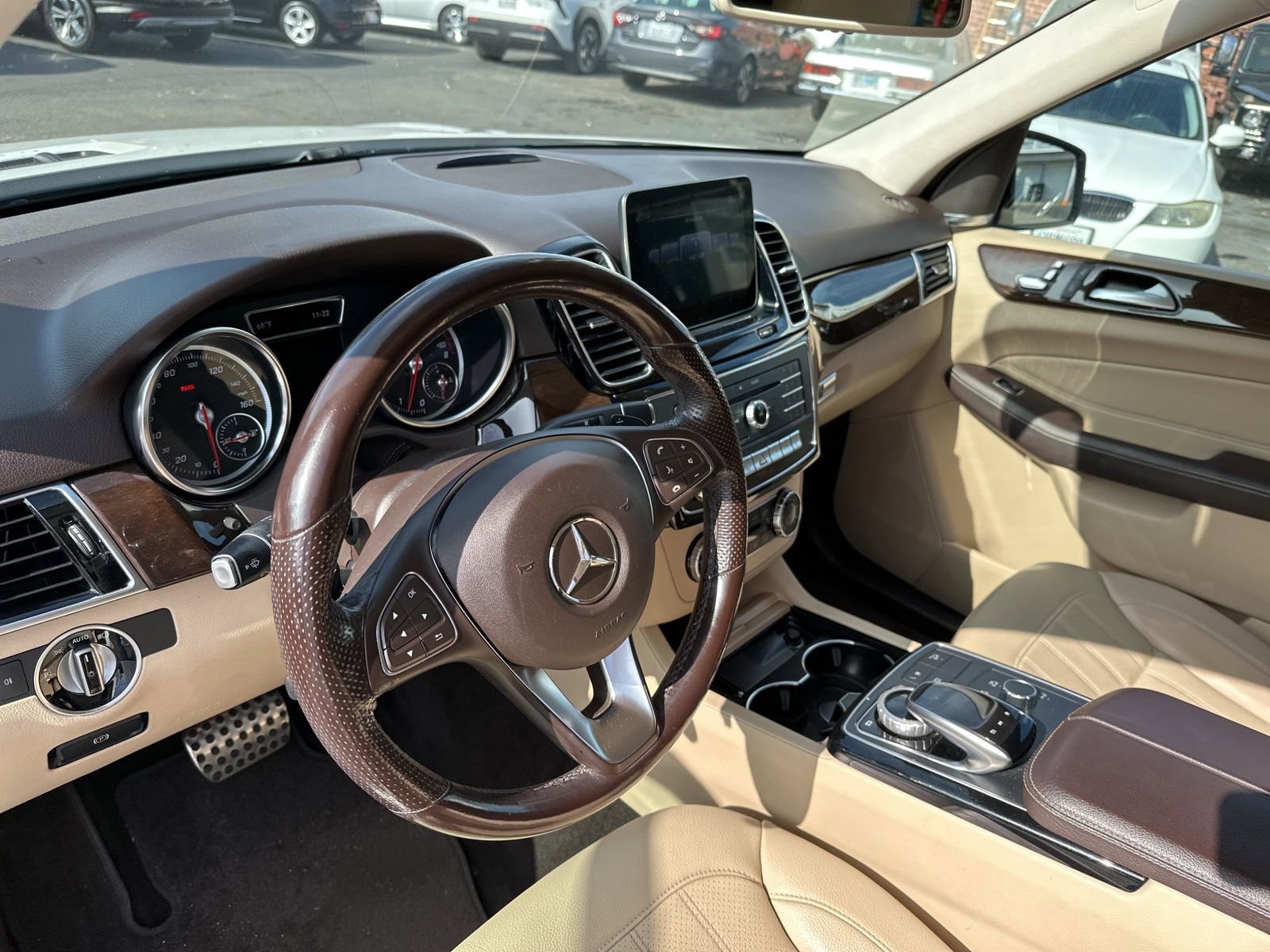 Used 2019 Mercedes-Benz GLE 400 4MATIC image 18