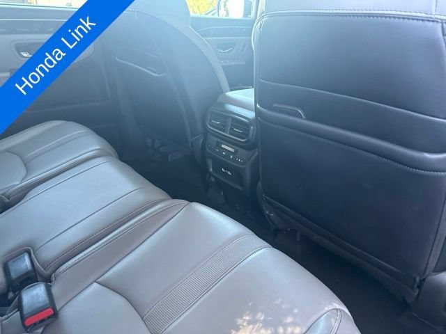 Used 2023 Honda Pilot Touring image 12