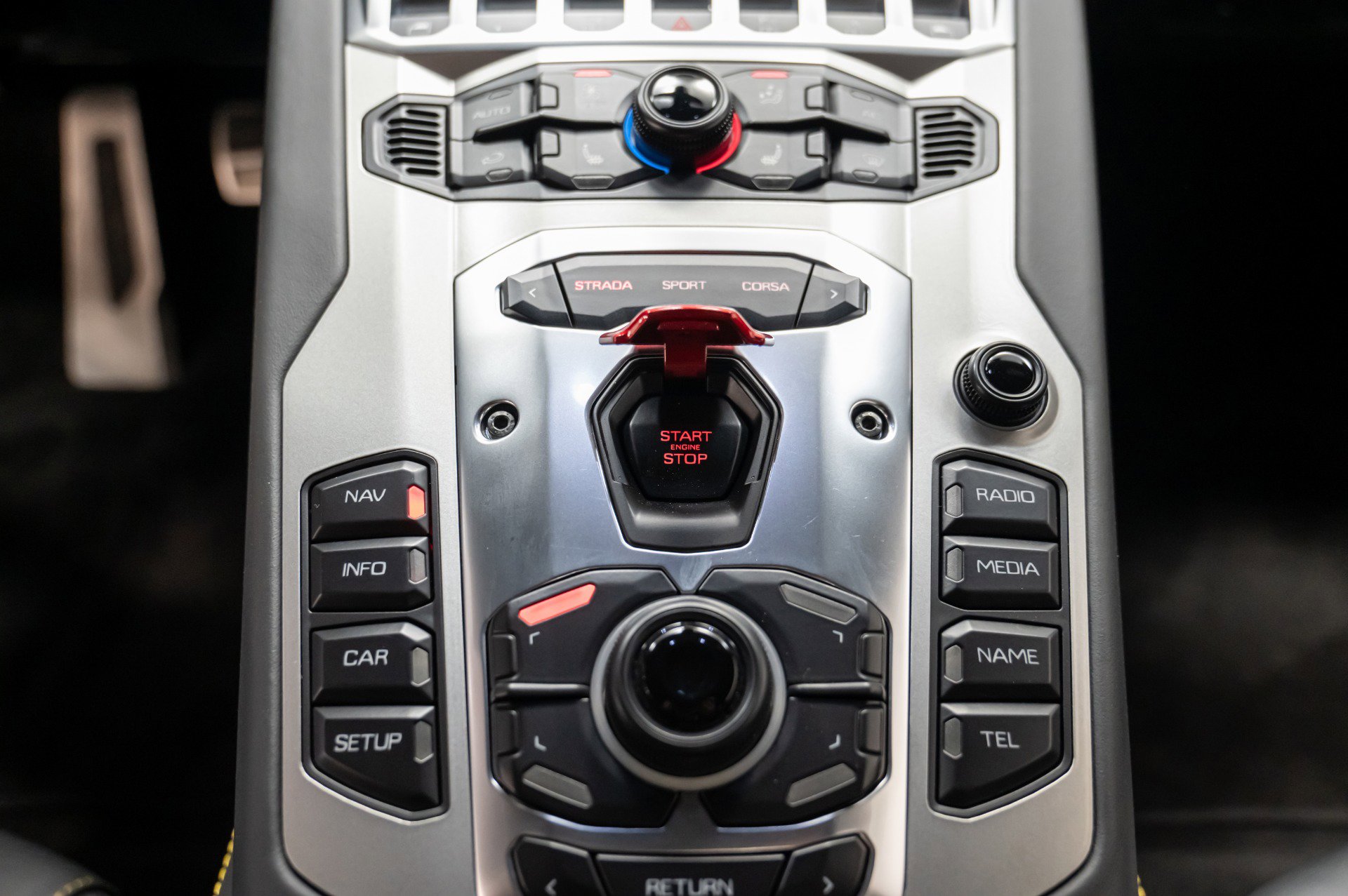 Used 2014 Lamborghini Aventador LP 700-4 image 29