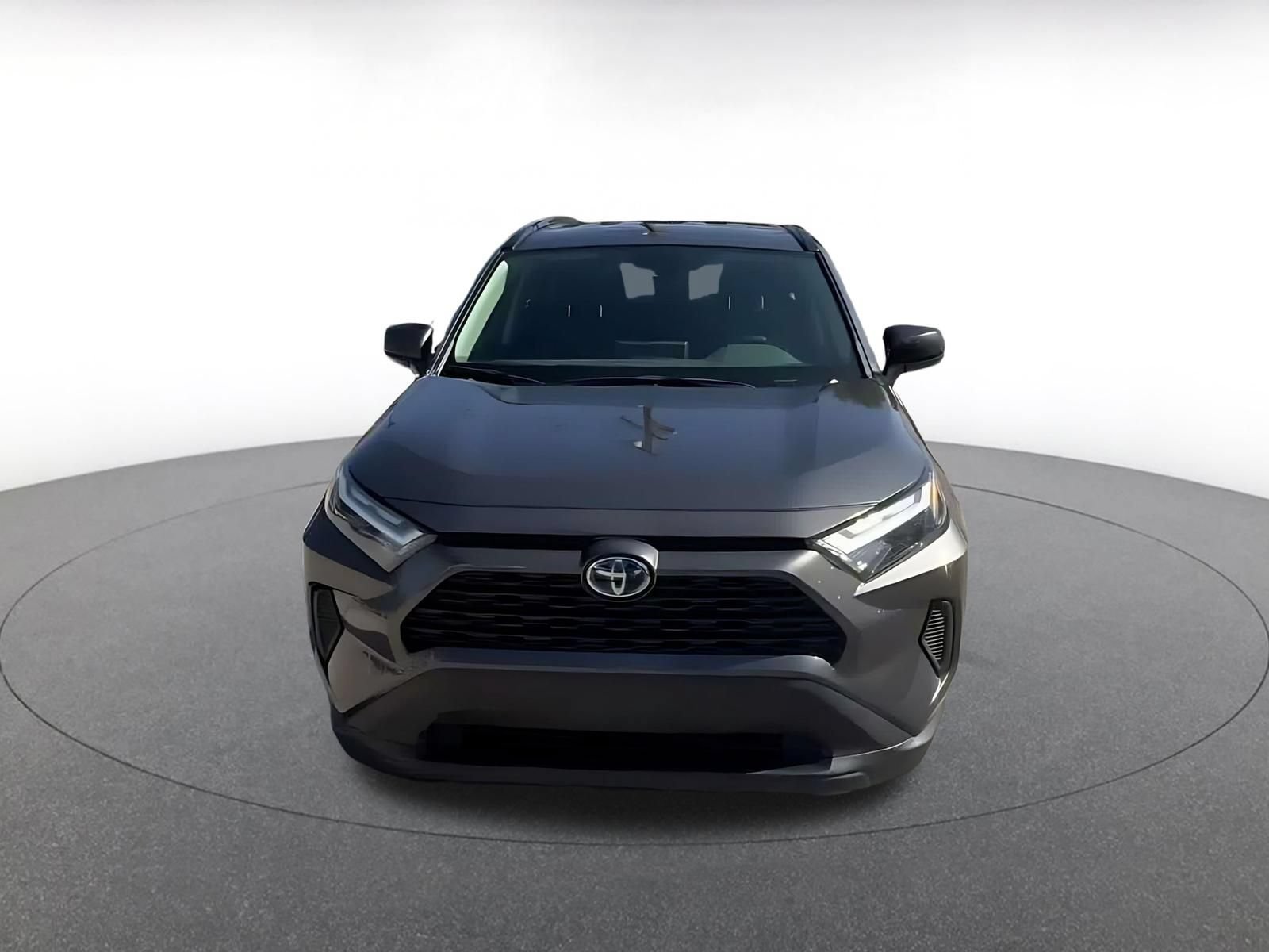 Used 2024 Toyota RAV4 LE AWD/4WD image 4