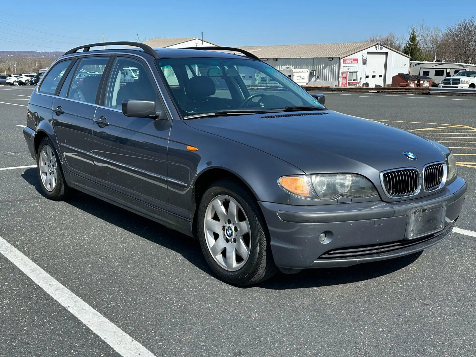 Used 2002 BMW 325xi Wagon image 3