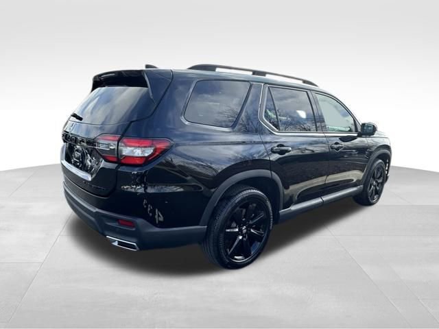 Used 2025 Honda Pilot Black Edition image 7