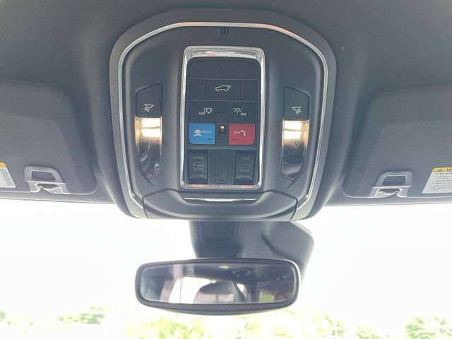 Used 2023 Jeep Grand Cherokee L Altitude AWD/4WD image 22