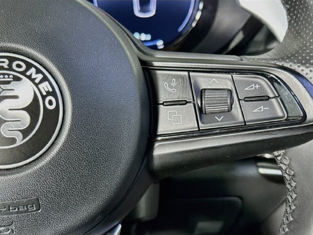 Used 2024 Alfa Romeo Tonale Veloce AWD/4WD image 12