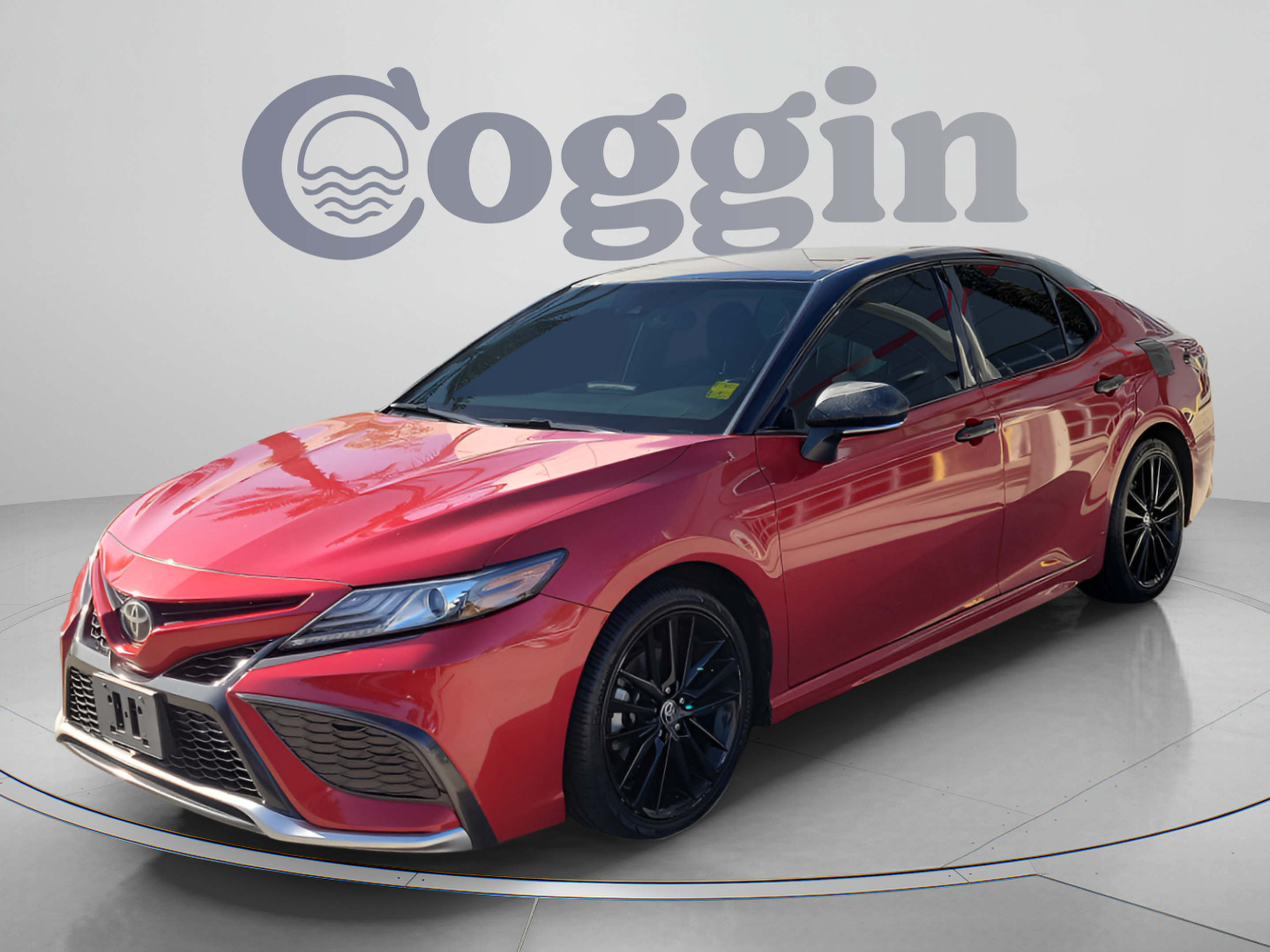 Used 2021 Toyota Camry XSE FWD image 1