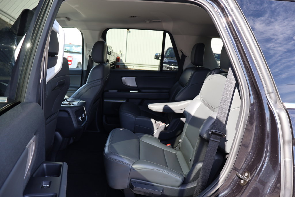 Used 2026 Ford Expedition Active AWD/4WD image 18