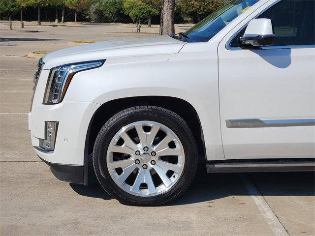 Used 2019 Cadillac Escalade ESV Premium Luxury image 8