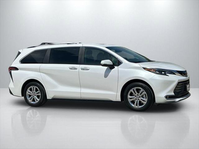 Certified 2024 Toyota Sienna Platinum AWD/4WD image 4