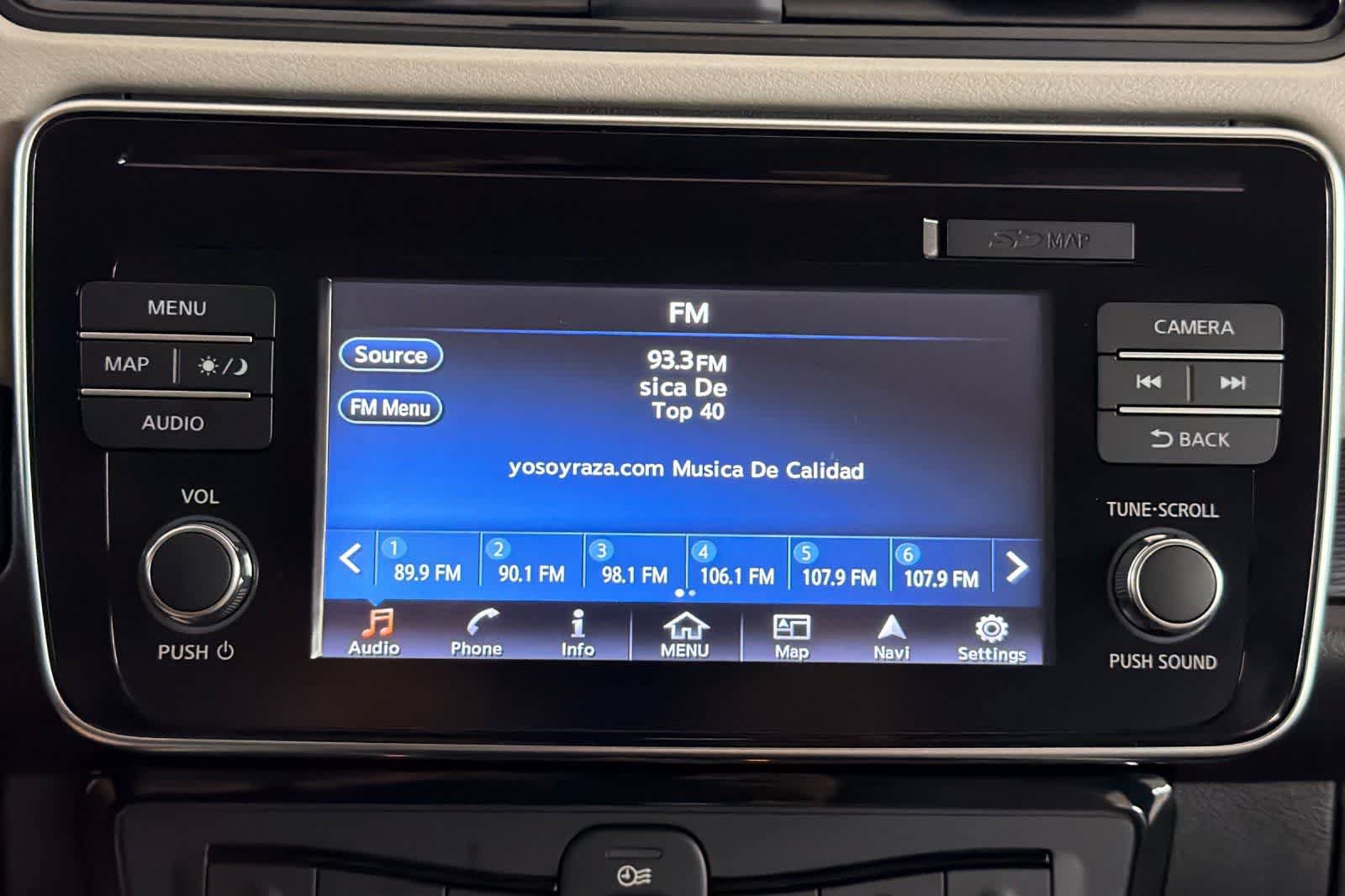 Used 2018 Nissan Leaf SL w/ Protection Package FWD image 18
