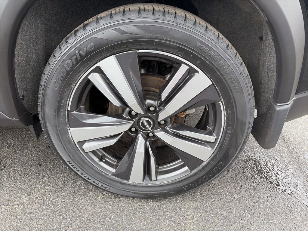 Certified 2023 Nissan Rogue SL image 9