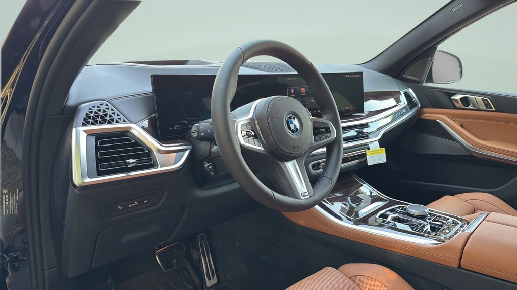 New 2026 BMW X5 xDrive50e image 4
