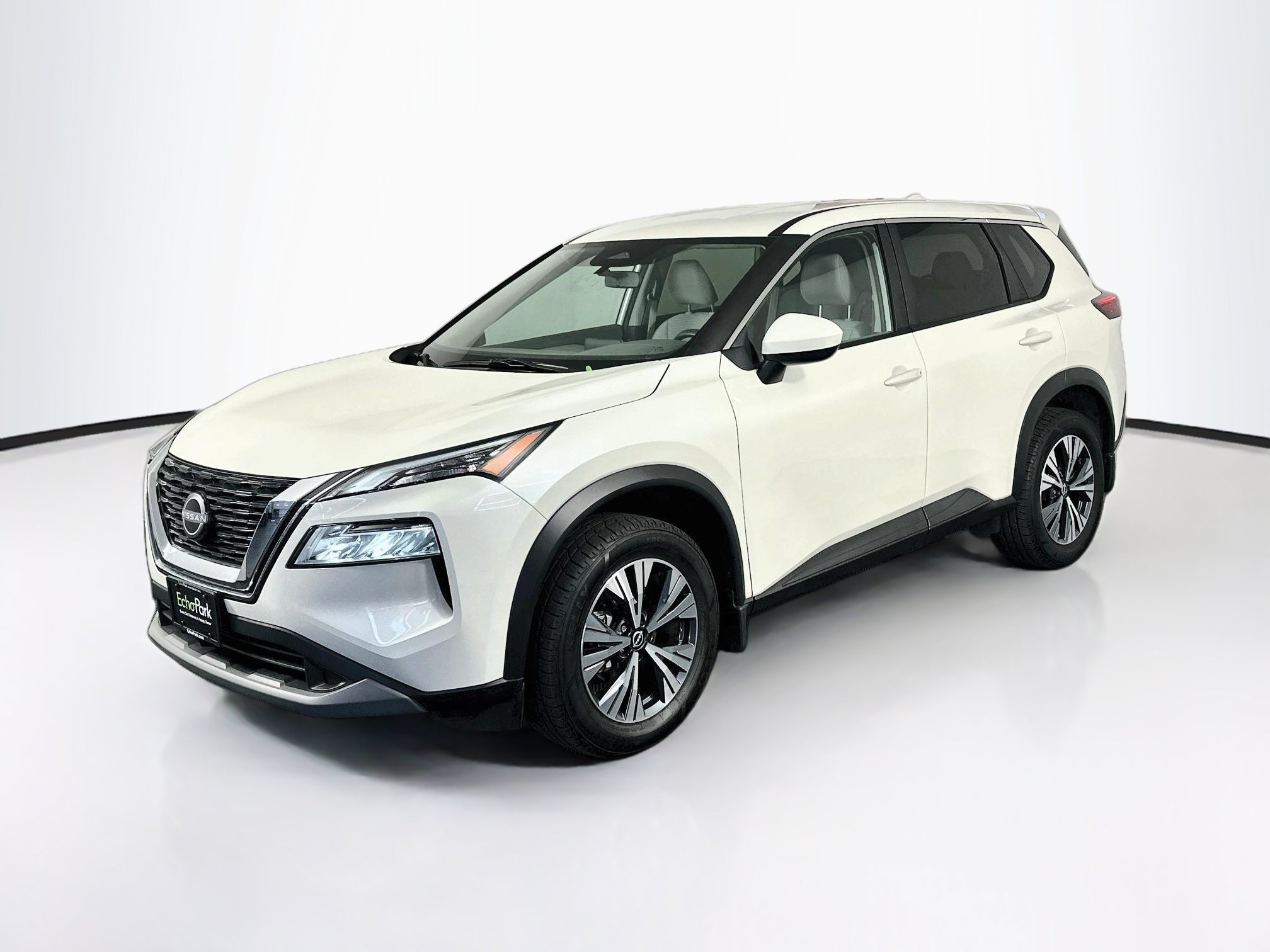 Used 2023 Nissan Rogue SV FWD image 3