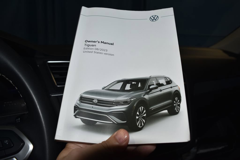 Used 2024 Volkswagen Tiguan SE image 11