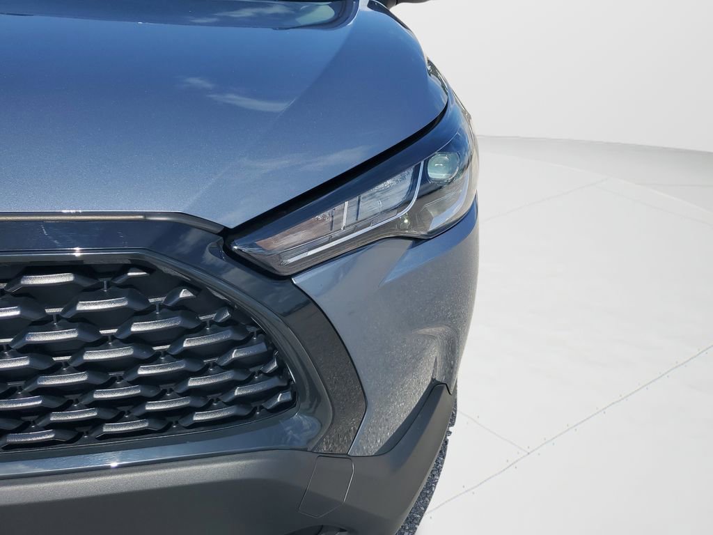 Certified 2025 Toyota Corolla Cross LE image 9