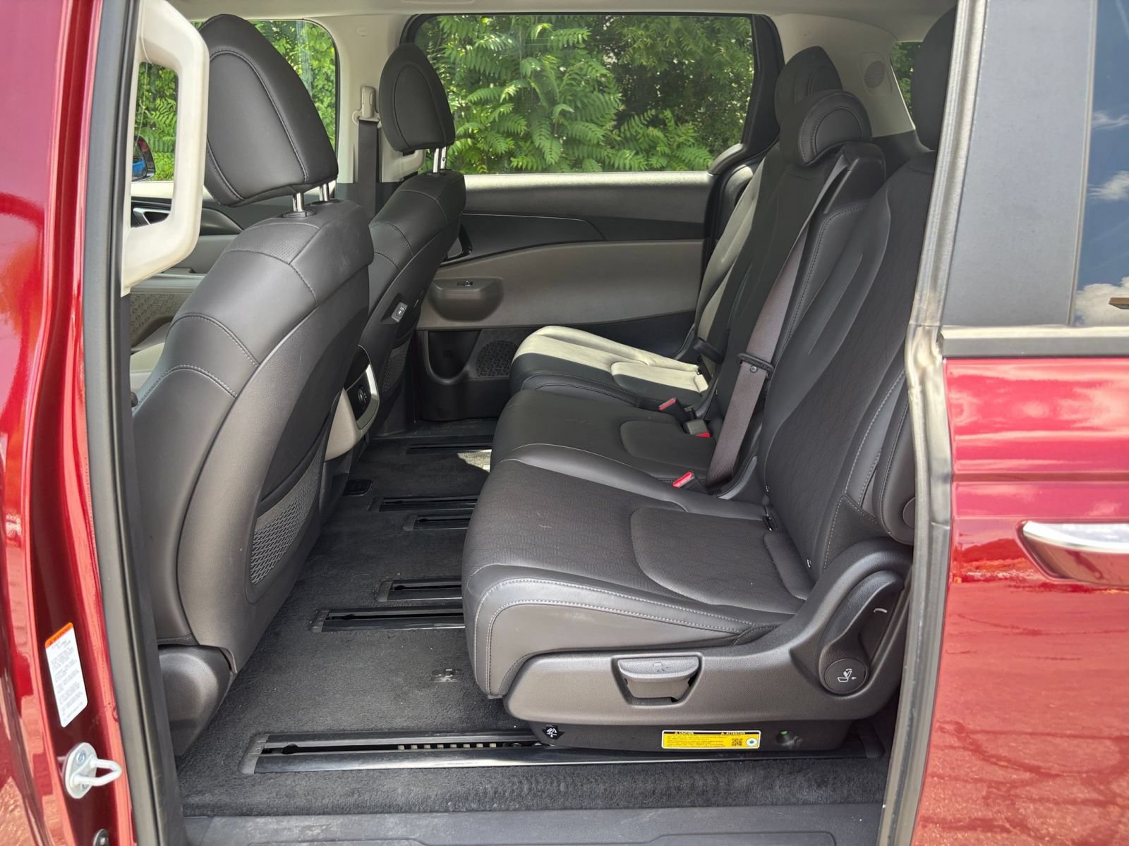 Used 2026 Kia Carnival FWD image 22