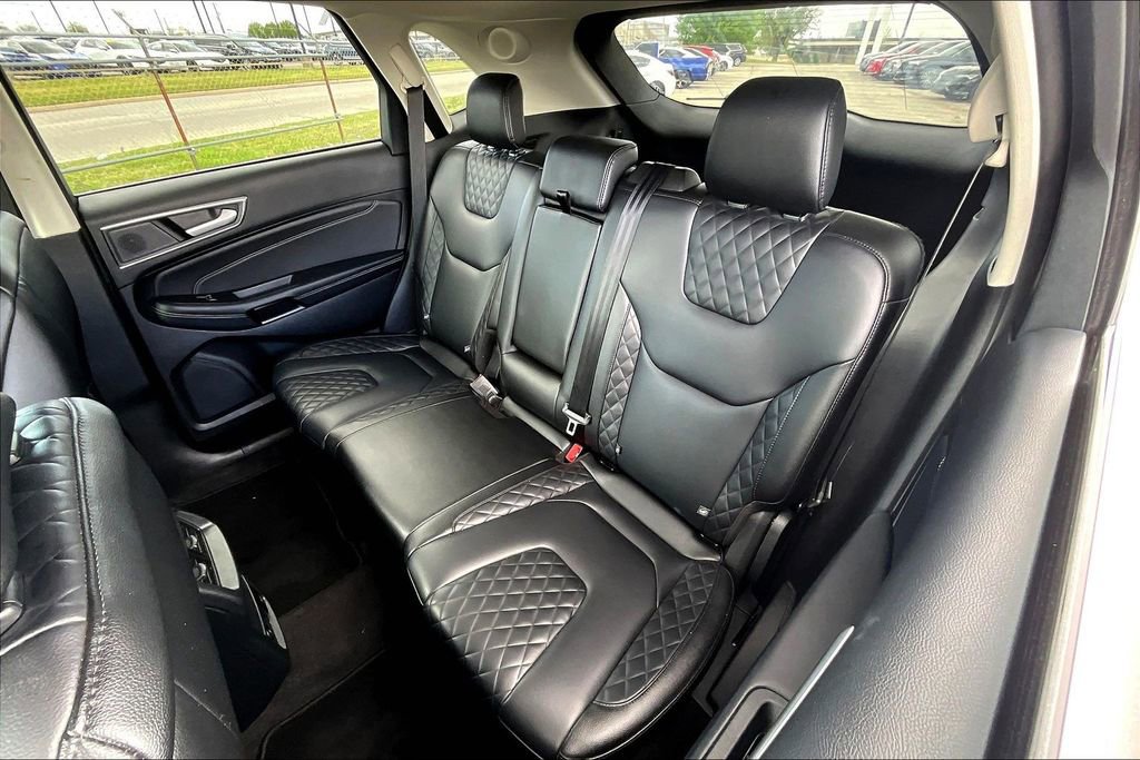 Used 2024 Ford Edge Titanium image 36