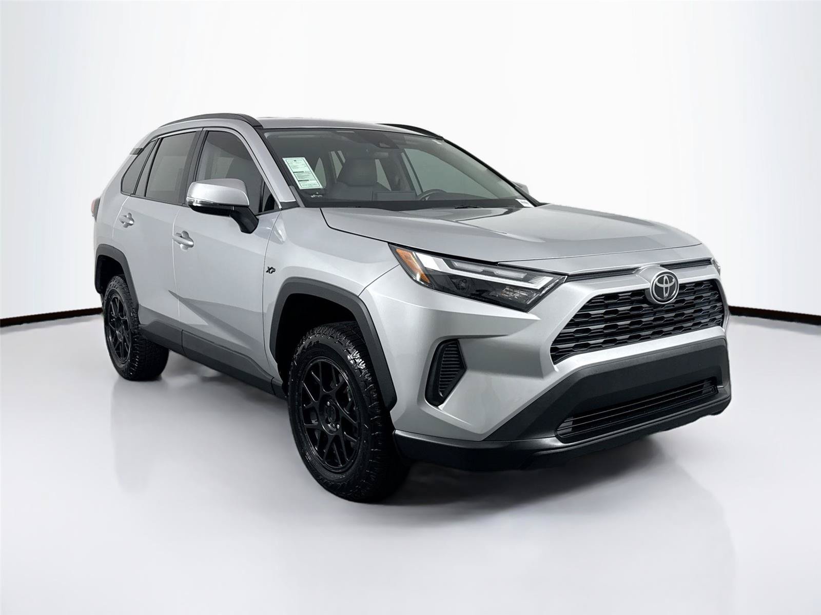 Used 2022 Toyota RAV4 XLE FWD image 8