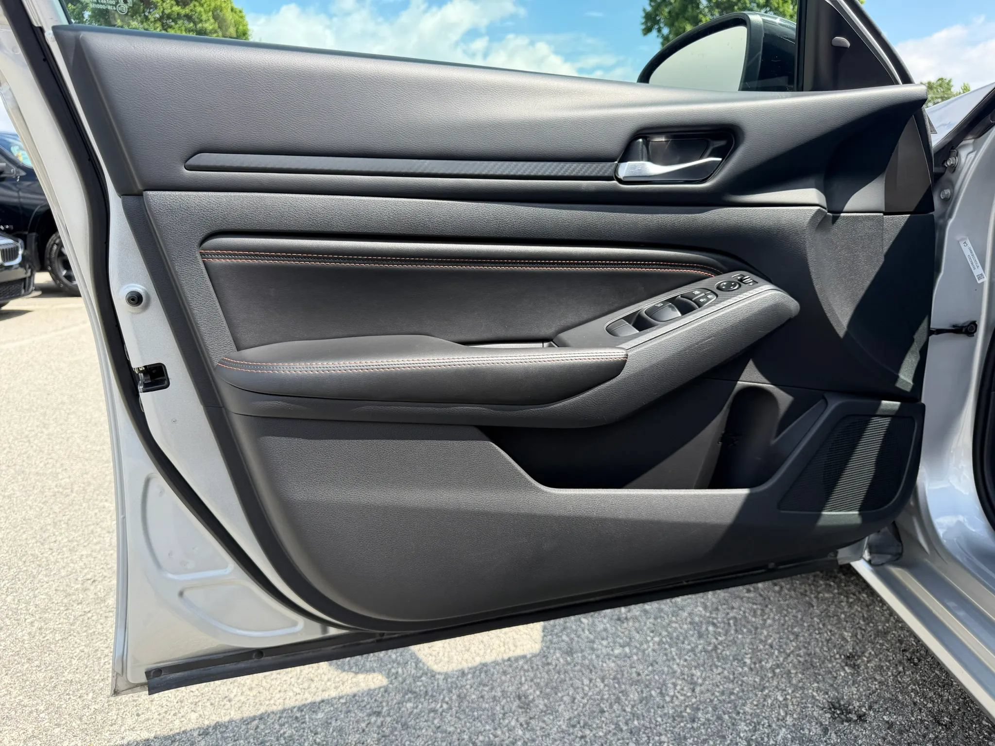 Used 2022 Nissan Altima 2.5 SR FWD image 7