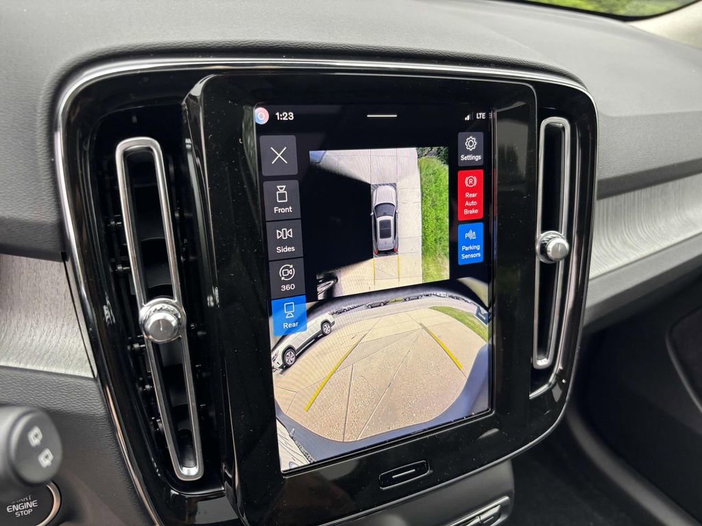 New 2026 Volvo XC40 B5 Plus w/ Protection Package Premier image 20