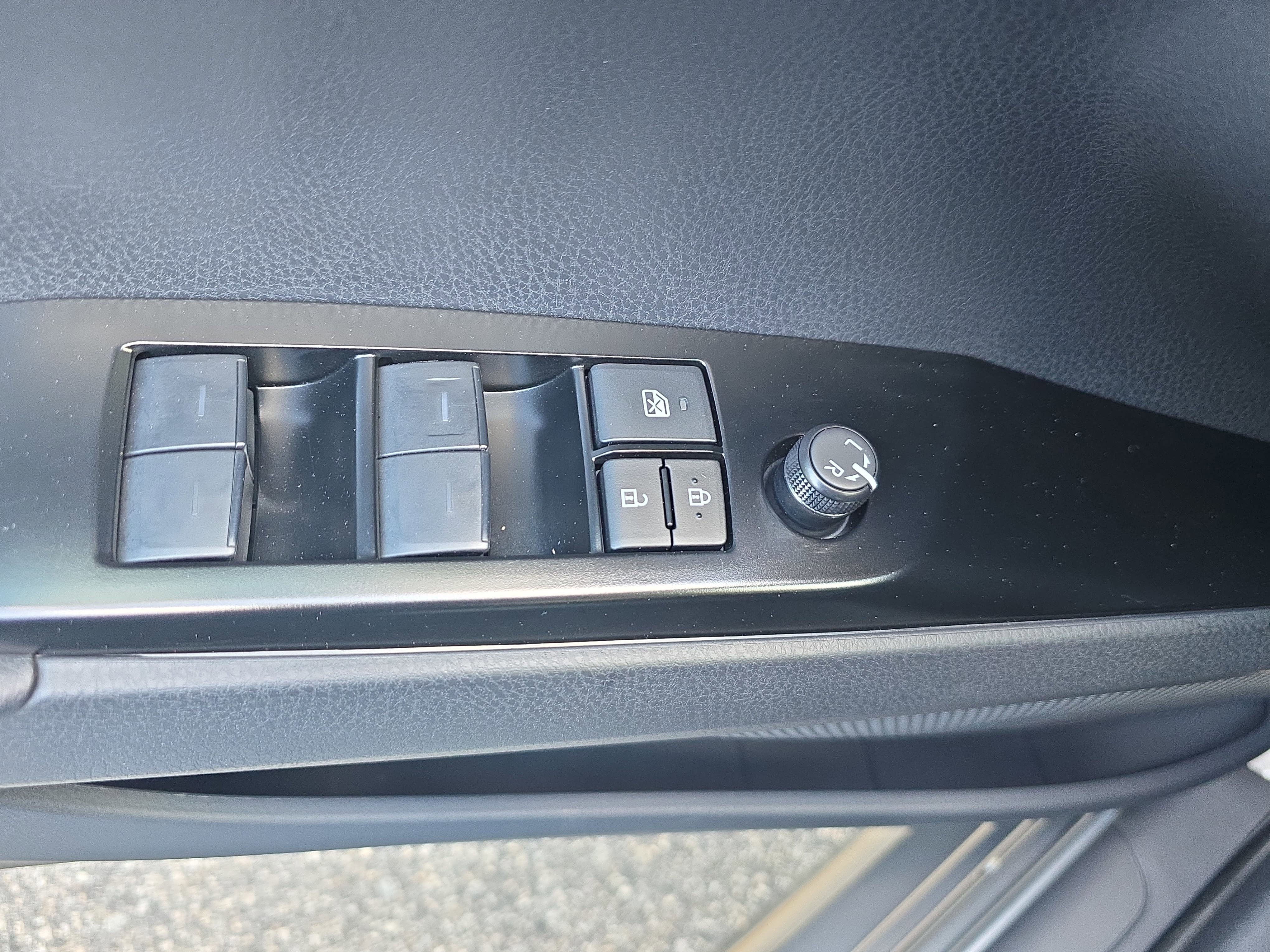 Used 2026 Toyota Camry SE w/ Convenience Package FWD image 27