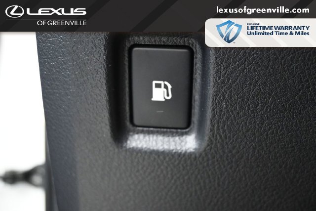 Used 2023 Lexus GX 460 Premium w/ Accessory Package AWD/4WD image 16