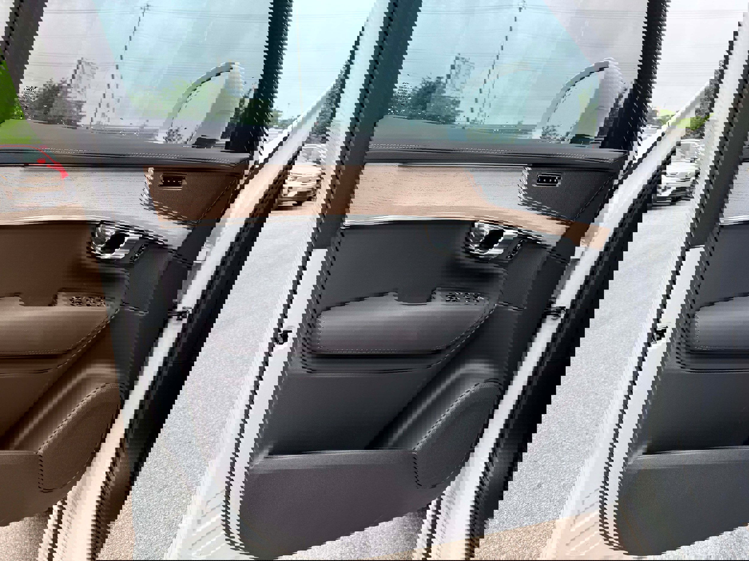 Certified 2025 Volvo XC90 B5 Plus image 10