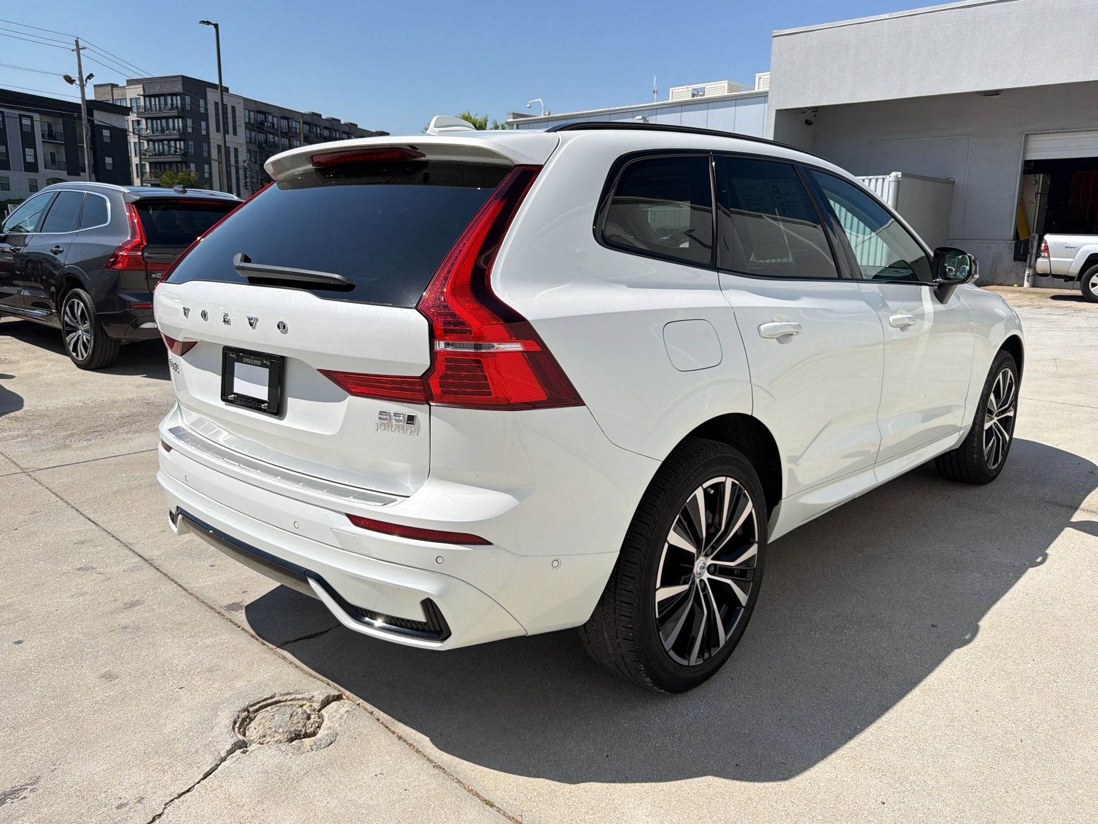Used 2023 Volvo XC60 B5 Plus w/ Climate Package image 9