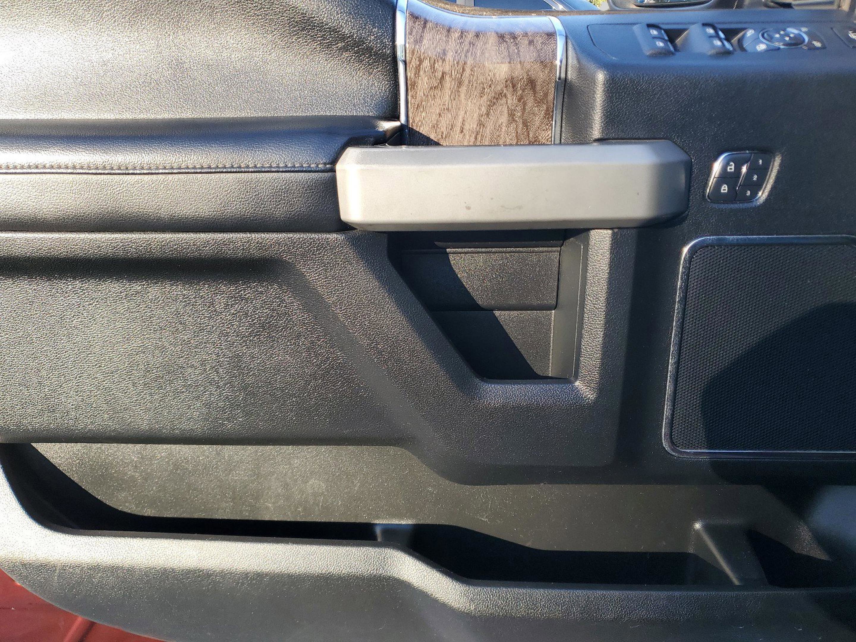 Used 2017 Ford F350 Lariat w/ Lariat Value Package image 28