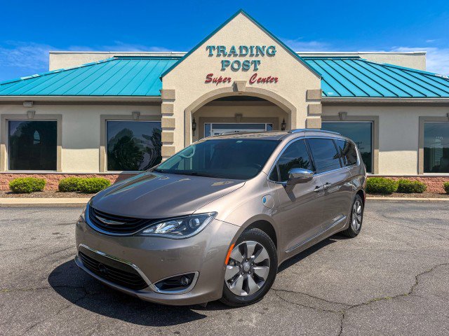 Used 2018 Chrysler Pacifica Limited w/ Advanced Safetytec Group FWD image 24