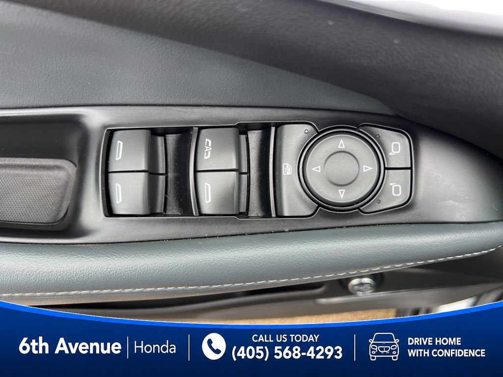 Used 2023 Buick Enclave Essence w/ Sport Touring Edition FWD image 27
