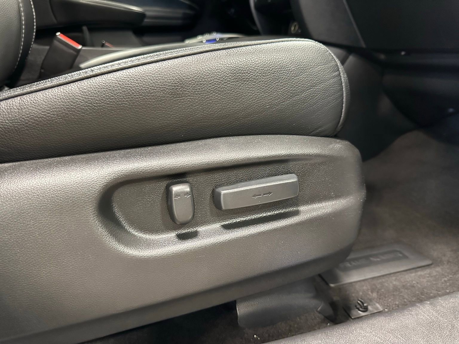 Used 2020 Honda Pilot Elite image 50