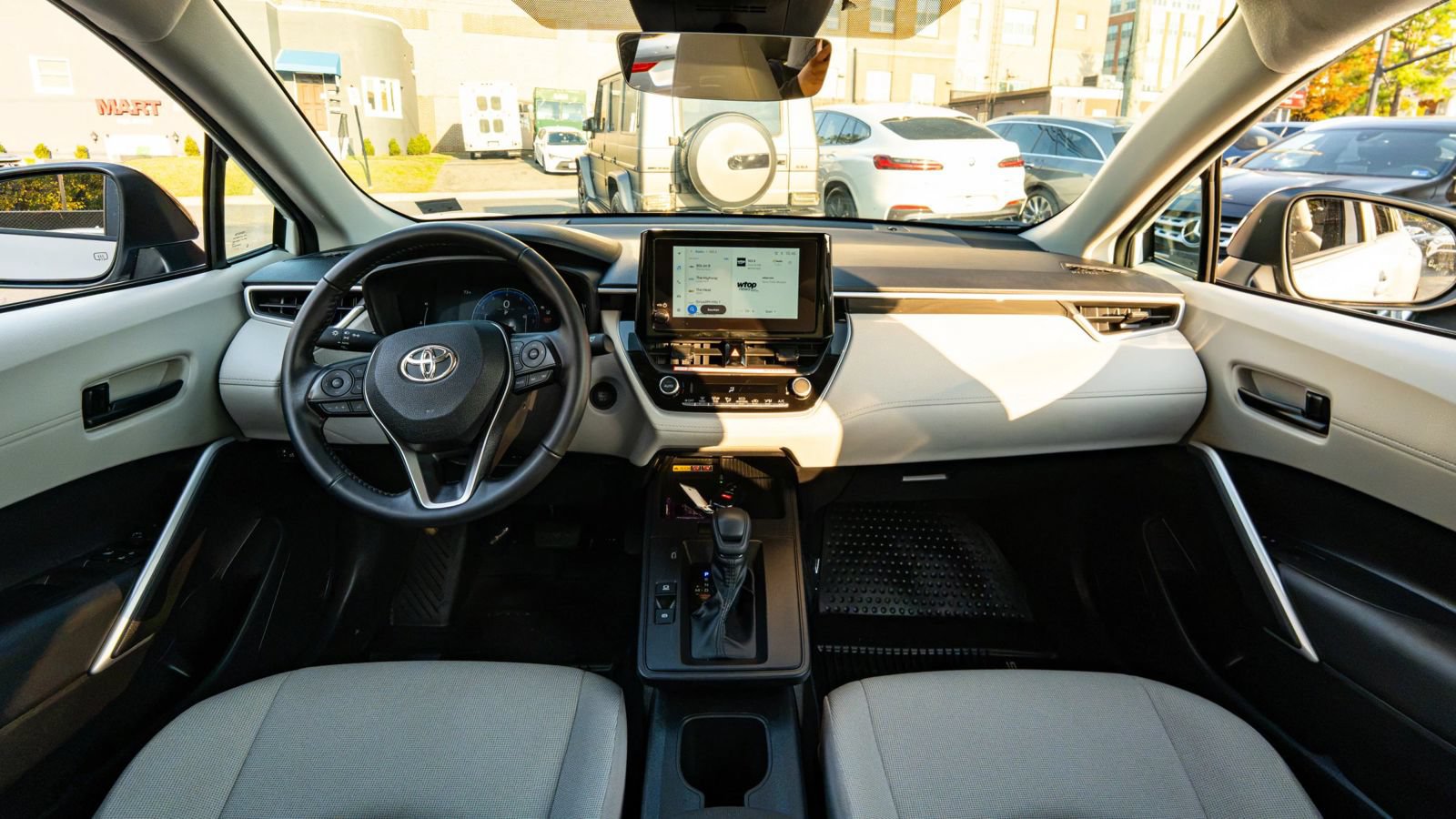 Used 2026 Toyota Corolla Cross LE AWD/4WD image 32