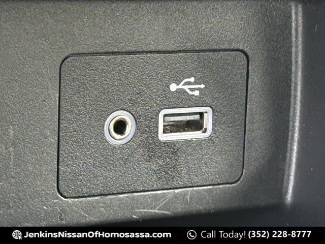 Certified 2023 Nissan Versa SV FWD image 36