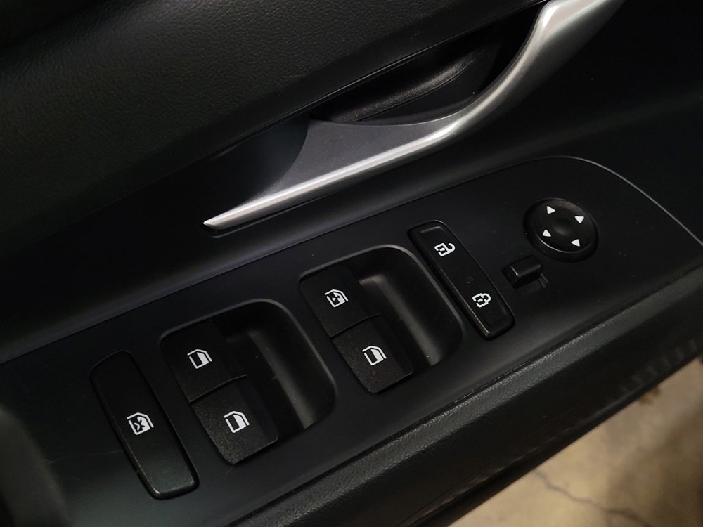 Used 2023 Hyundai Elantra SEL w/ Convenience Package image 27