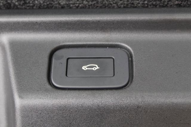 Used 2025 Land Rover Range Rover SE image 27