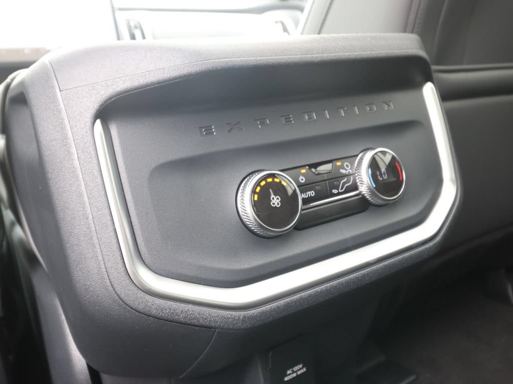 New 2026 Ford Expedition Active RWD image 13