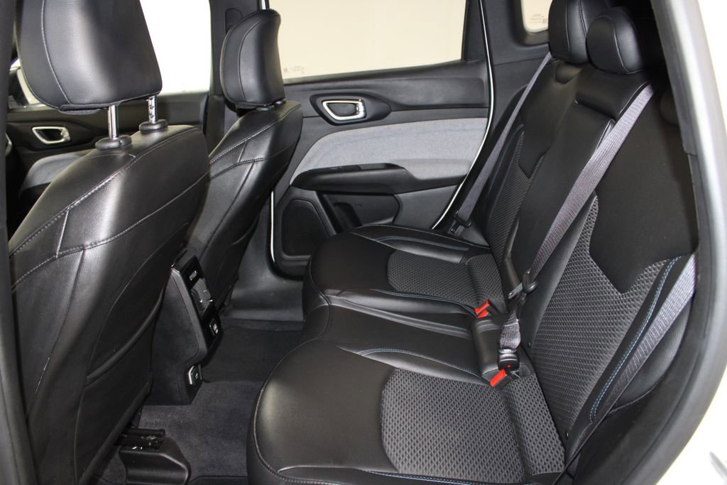 Used 2024 Jeep Compass Latitude image 20