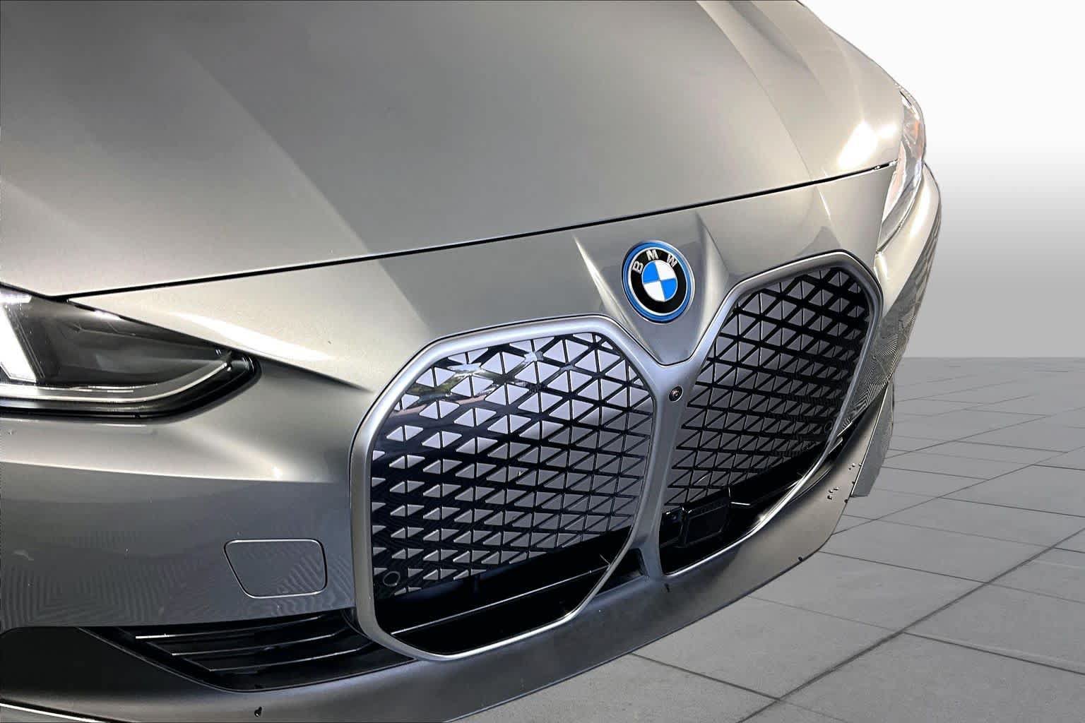 Used 2025 BMW i4 eDrive40 w/ Premium Package RWD image 10