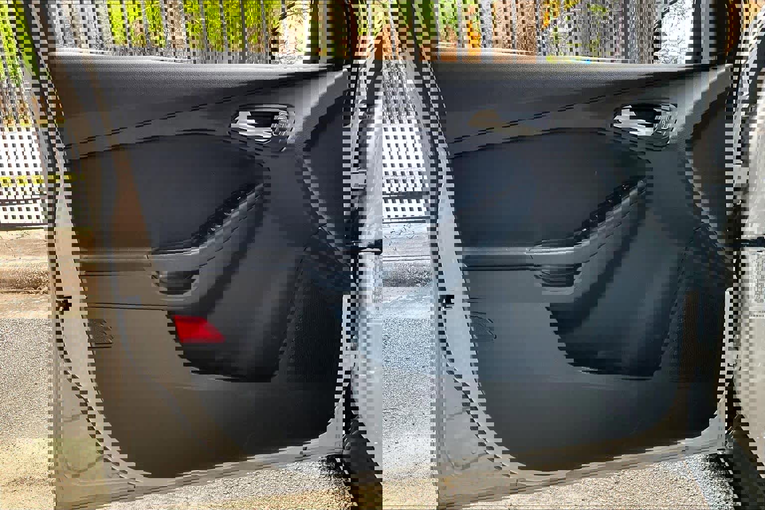 Used 2017 Ford Focus SE FWD image 21