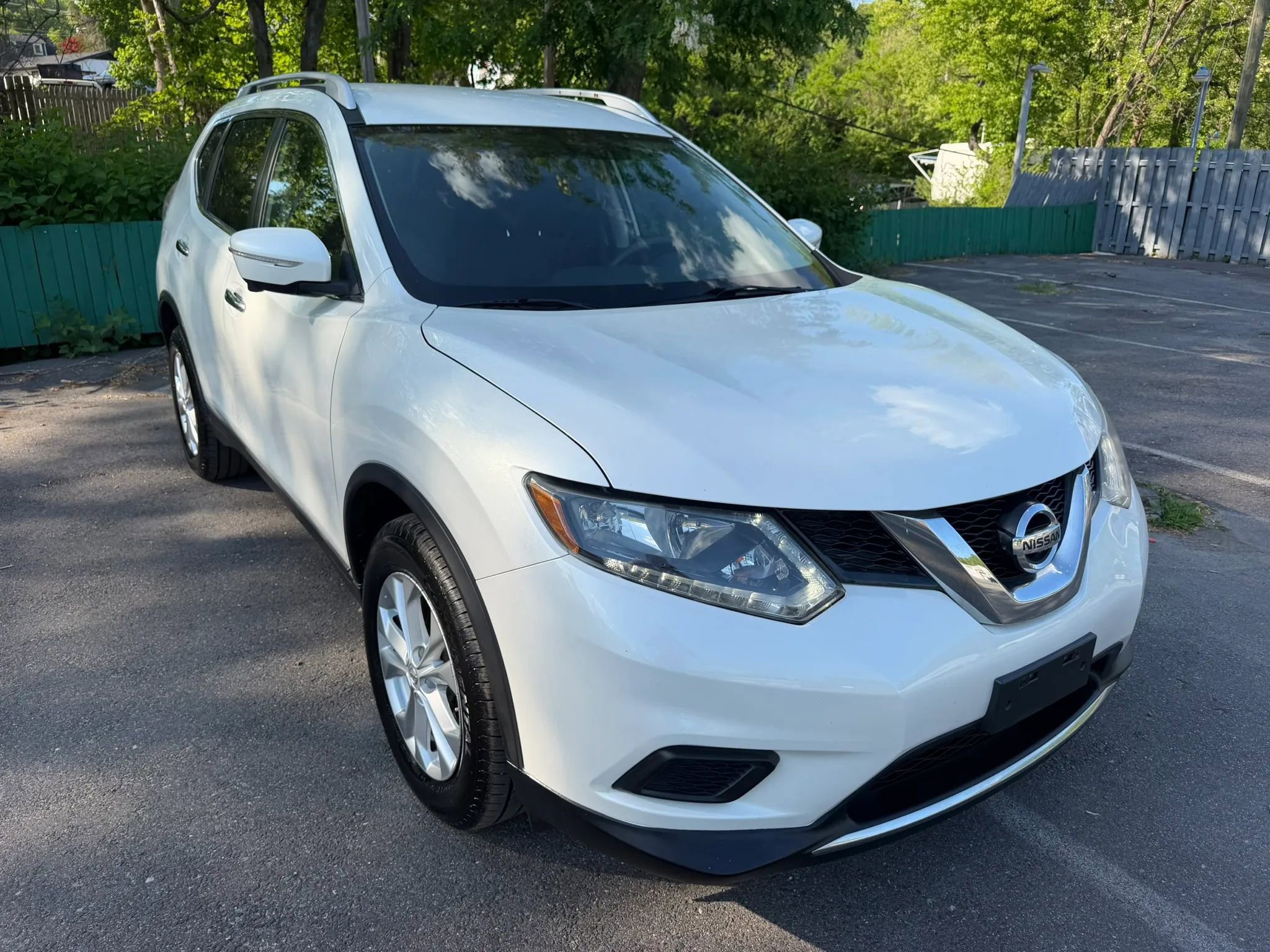 Used 2015 Nissan Rogue SV w/ SV Premium Package AWD/4WD image 3