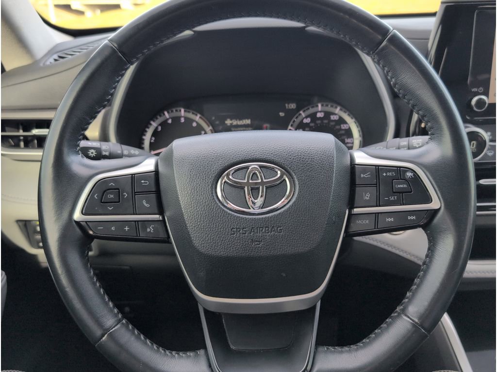 Used 2023 Toyota Highlander XLE image 22