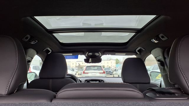 New 2026 Volvo XC40 B5 Ultra w/ Protection Package Premier image 18