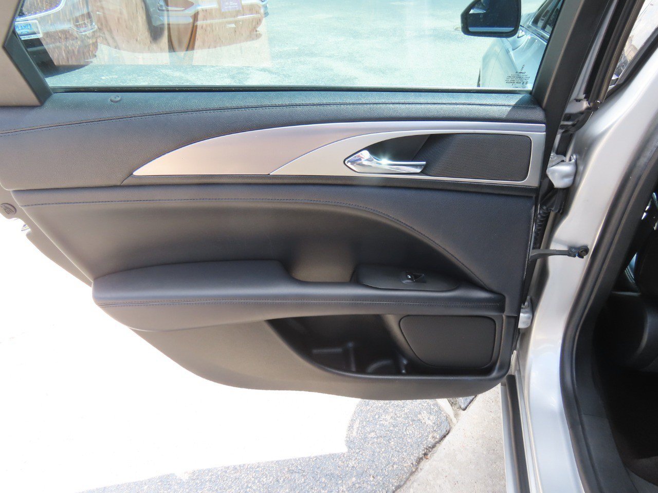 Used 2018 Lincoln MKZ Premiere FWD image 19