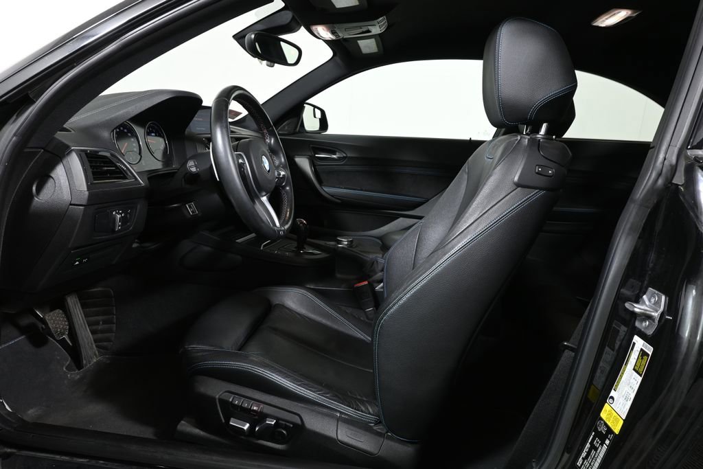 Used 2018 BMW M2 RWD image 3