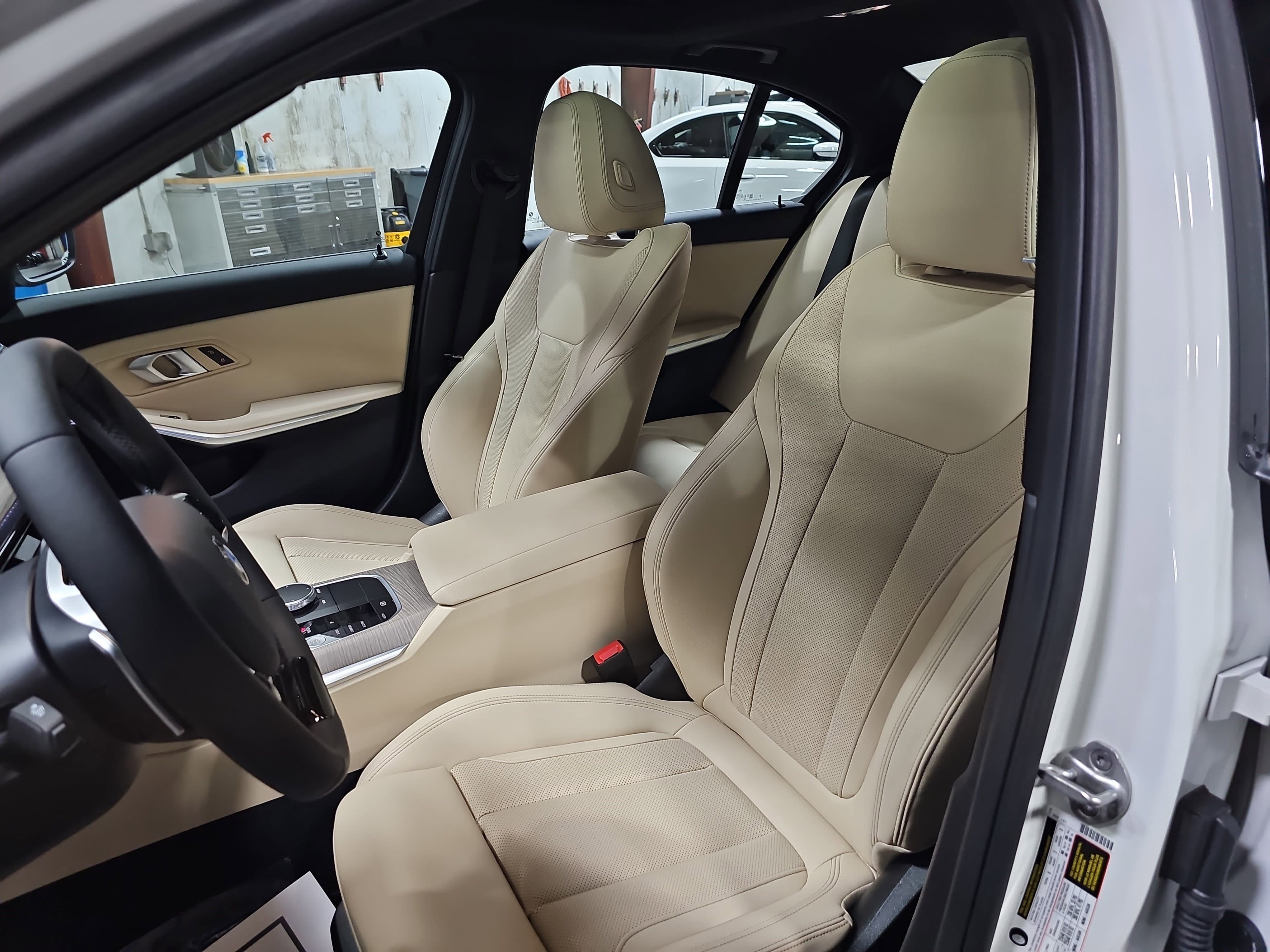 Certified 2025 BMW 330i Sedan w/ Premium Package image 16