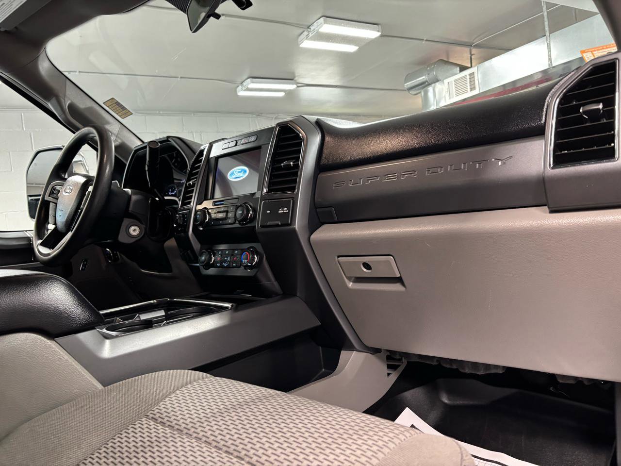 Used 2019 Ford F250 XLT w/ XLT Premium Package AWD/4WD image 18