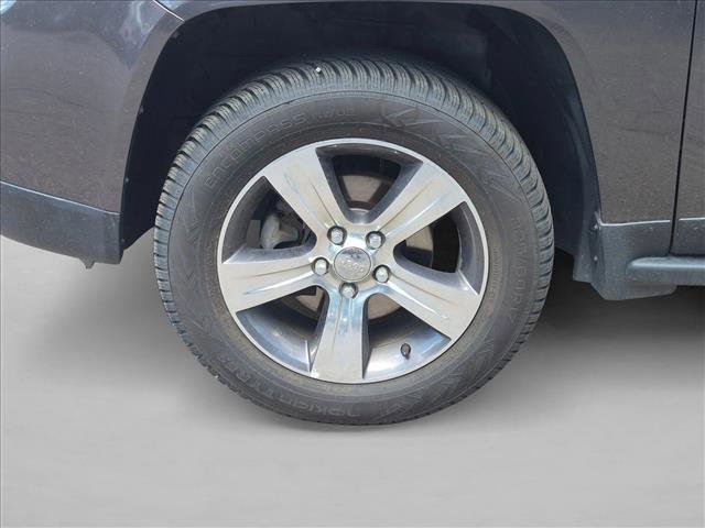 Used 2016 Jeep Compass High Altitude AWD/4WD image 9