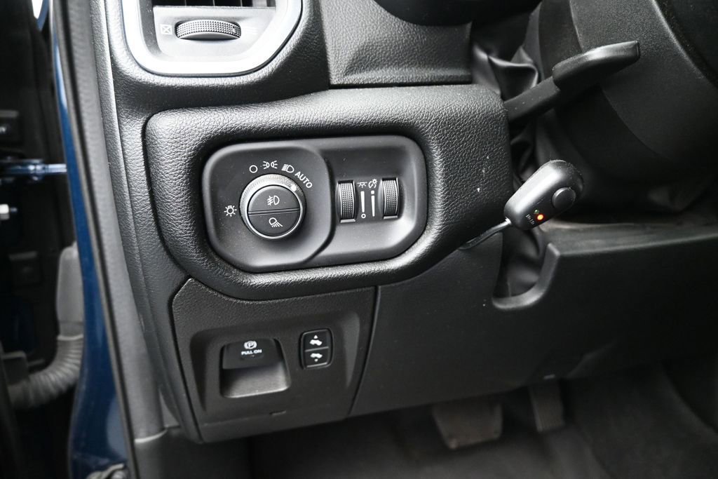 Used 2022 RAM 1500 Laramie AWD/4WD image 16