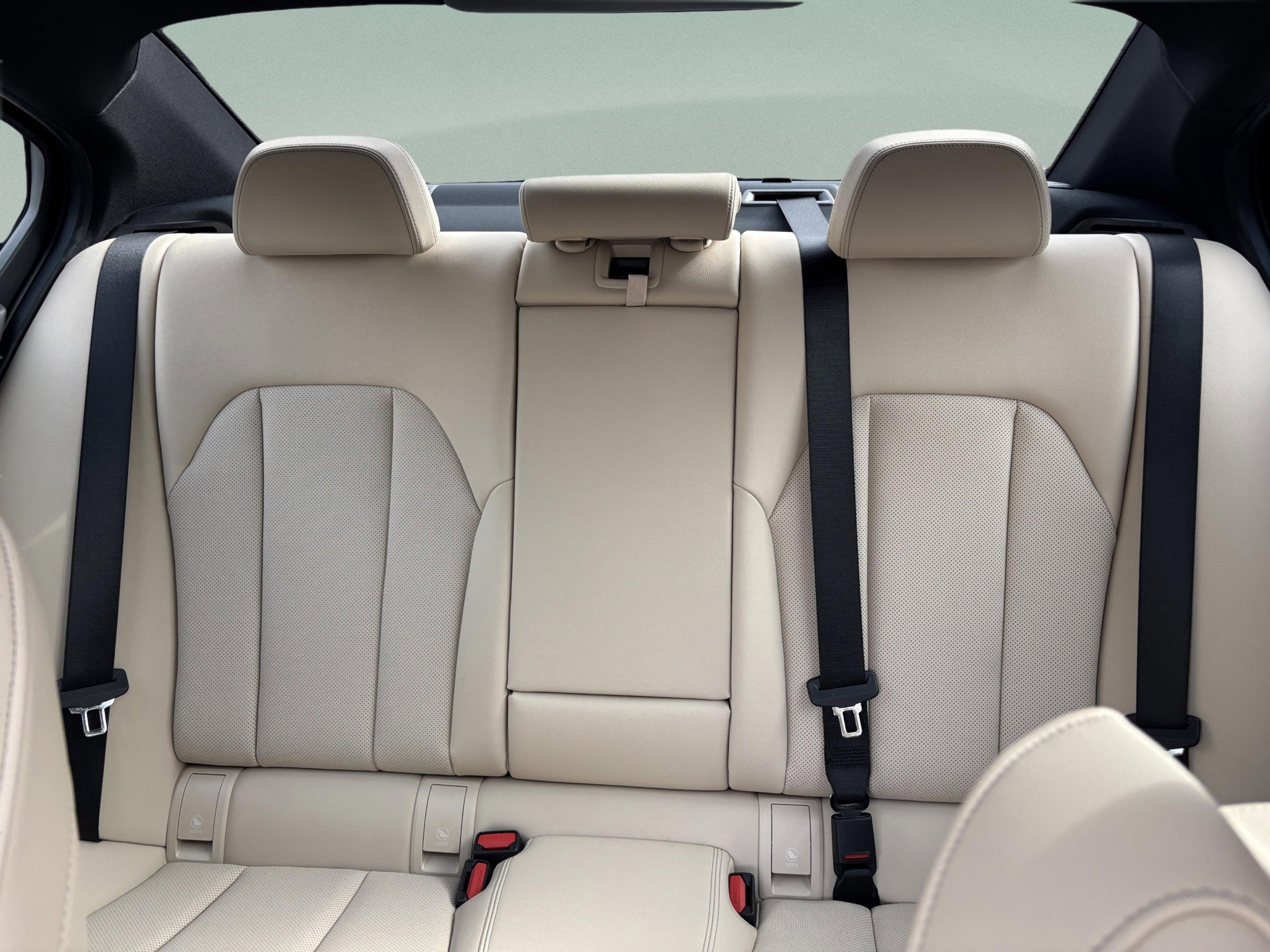 Used 2026 BMW 330i Sedan w/ Premium Package image 13